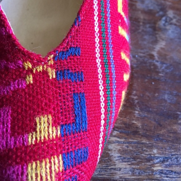 Fiel Red fabric Mexico Print Heels - Picture 3 of 4